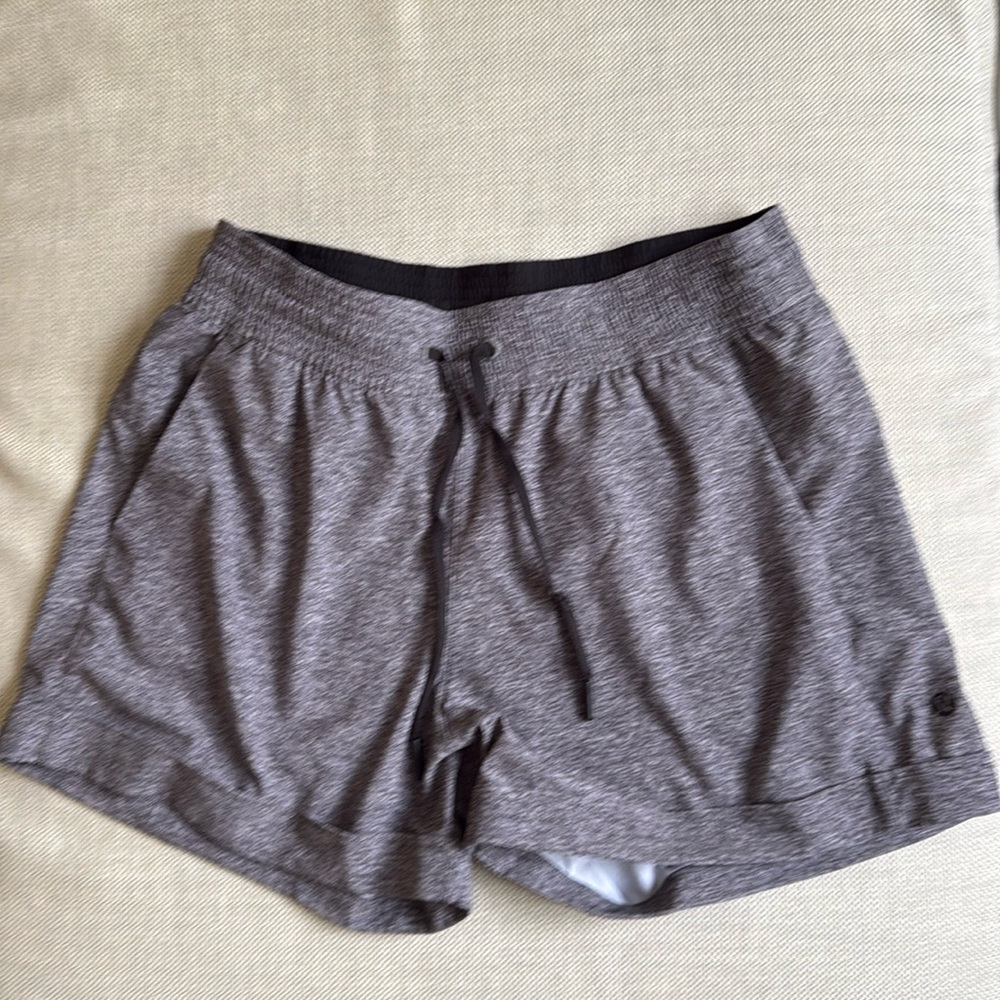Lululemon size 6 shorts.